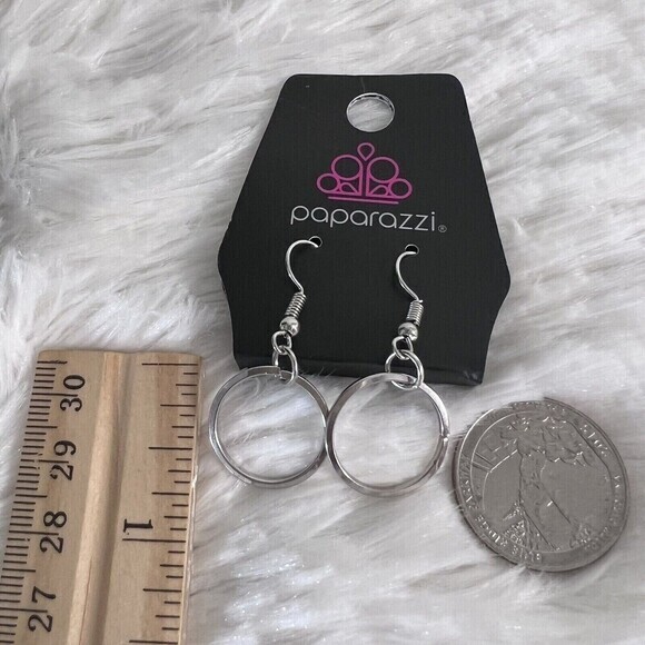 Paparazzi. Double Chain Silver Tone Circle Link Pendant Necklace Earrings‎ Set - Picture 5 of 13